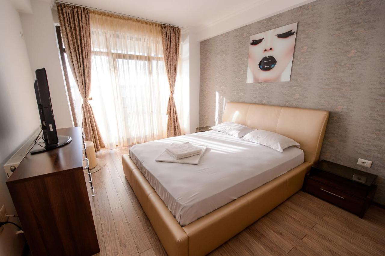 Lake Apartments Solid Mamaia Exterior photo