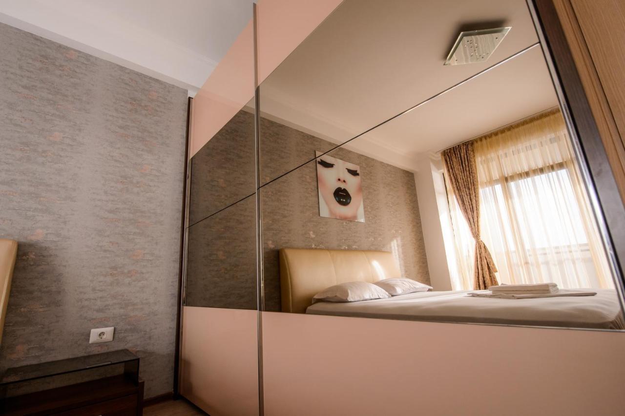 Lake Apartments Solid Mamaia Exterior photo