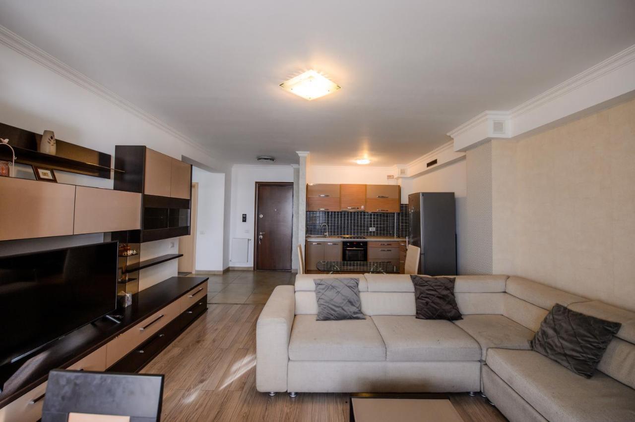 Lake Apartments Solid Mamaia Exterior photo