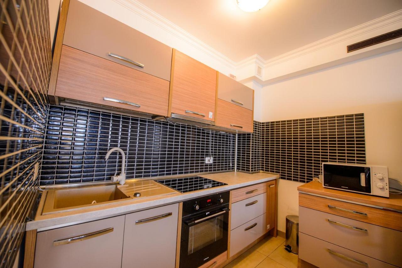 Lake Apartments Solid Mamaia Exterior photo